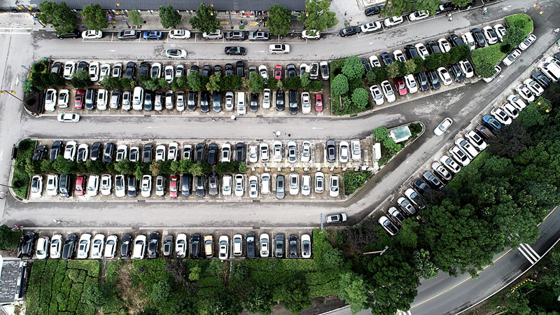 免費(fèi)停車！大連游客為黃龍洞景區(qū)停車場點(diǎn)贊